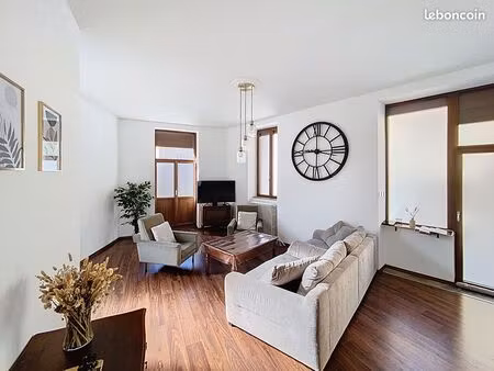 maison 6 pièces 285 m²