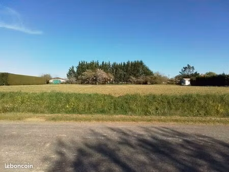 terrain 3000 m² – tarsac (gers)