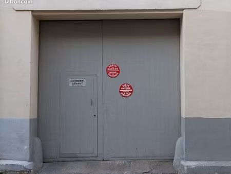 location place de parking (voiture) montmartre