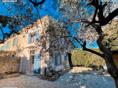 maison de village +petit jardin +dépendance