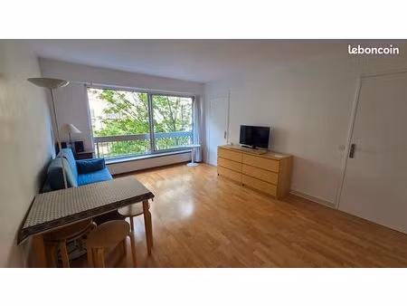 paris 13e - grand studio 28 6 m² - cuisine séparée et parking - résidence avec jardin et g