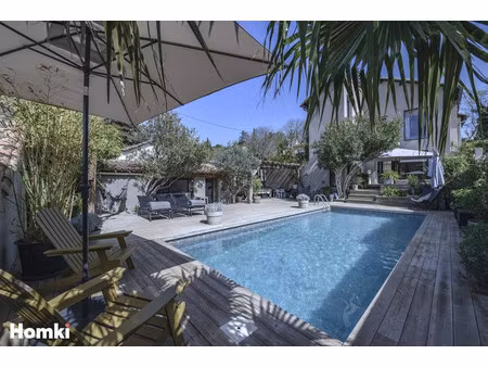 maison de luxe à vendre dans le quartier bellecroix-pont d'avignon