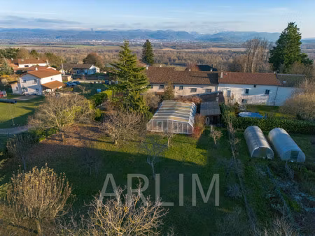 maison de luxe à vendre à villette-sur-ain