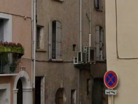deux appartements avec 1 grand garage