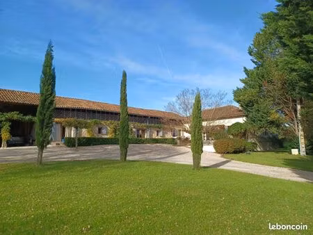 propriété 9 pièces 276 m²
