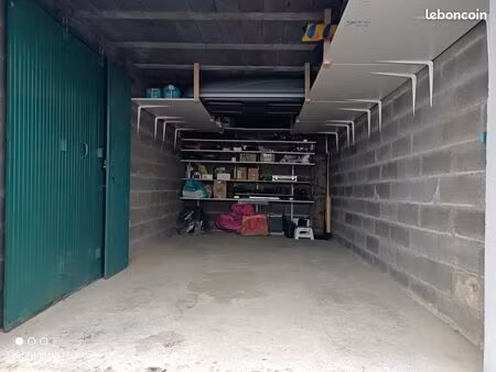 garage en surface de 16 m² – accès sécurisé