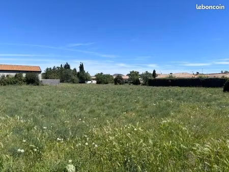 terrain 205 m² maraussan