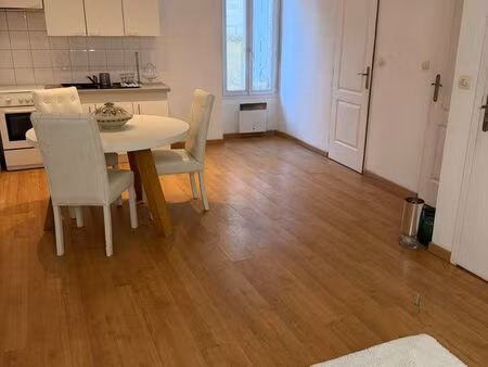 studio 33 m² à louer – centre d’arveyres