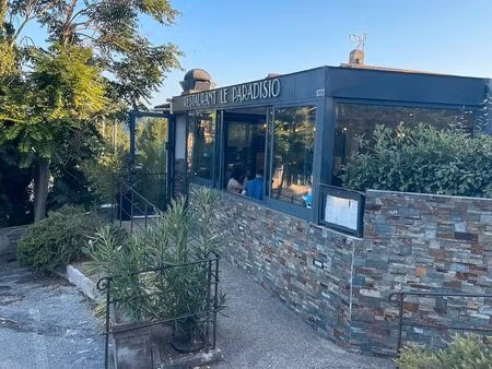 vends restaurant unique dans l'arrière pays cannois très bon ca clientèle locale et intern