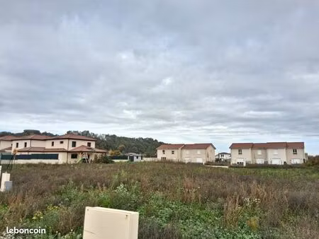 terrain 383 m² genas
