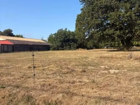terrain 800 m² saint seurin sur l isle