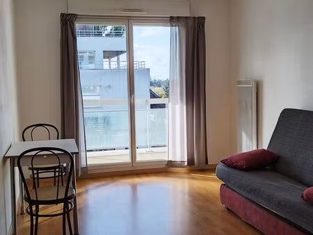 location studio meublé
