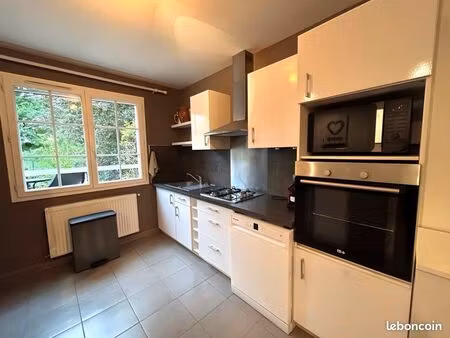 maison 84 m2 - t3 à louer