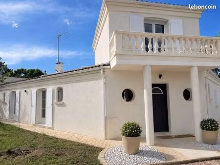 unique à st médard en jalles – grande maison avec beaucoup de charme au calme avec piscine