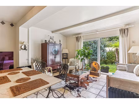 maison de luxe à vendre dans le quartier bas montreuil-bobillot