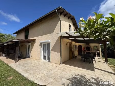 villa 6 pièces 167 m²