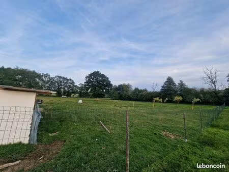 terrain 8000m²