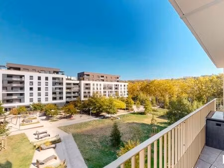 appartement t3 lumineux de 65 m² avec terrasse et garage