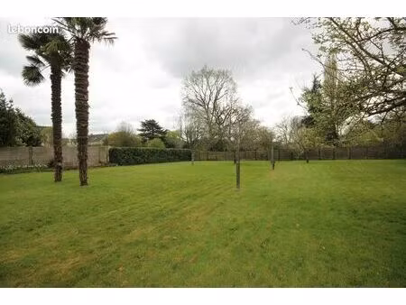 terrain constructible de 1200 m2