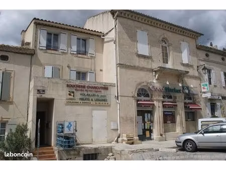 immeuble commerce et appartements