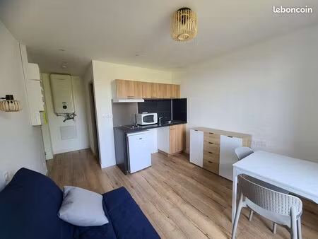 studio meublé avec balcon - calme  lumineux et fonctionnel - ref e202