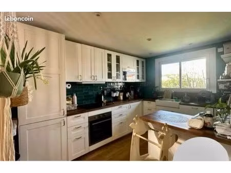 maison rénovée avec jardin et vue