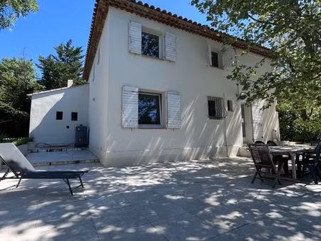 propriété 6 pièces 160 m²