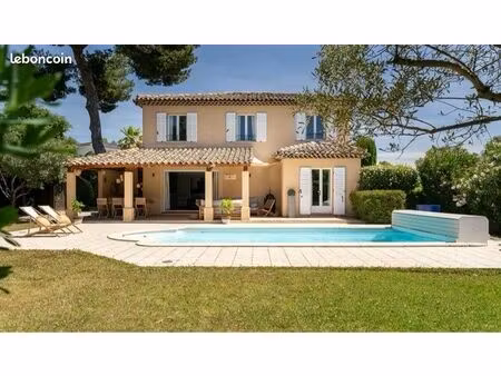 bastide familiale avec piscine
