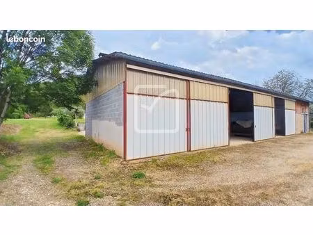 atelier 270 m² creysse