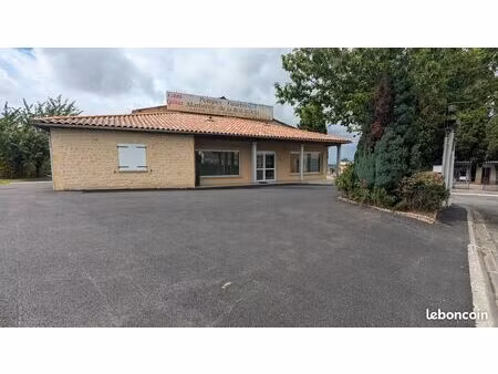 local commercial avec hangar à louer-gourdon