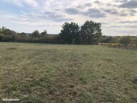 terrain 348 m² les touches
