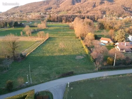 terrain viabilisé à bâtir