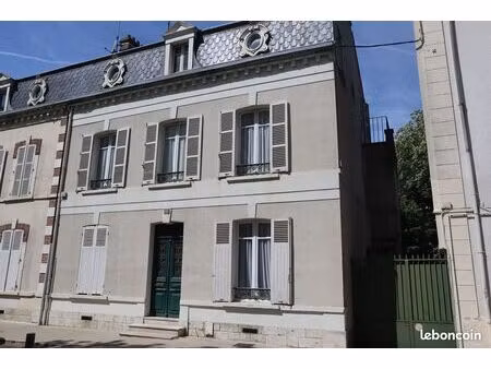 maison 7 pièces 180 m²