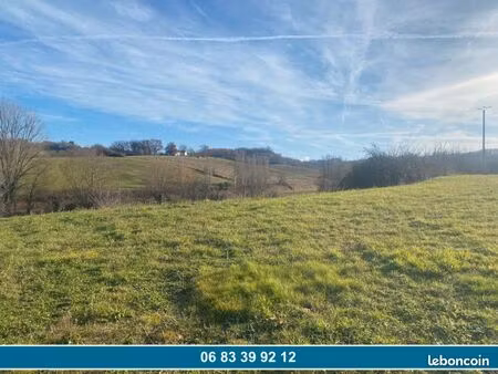 terrain 1 010 m² boe