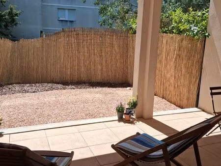 vends a montpellier appartement 3 pieces traversant  52 m2  en rez-de-jardin