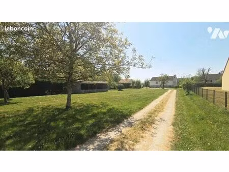 terrain 1300 m² vitry aux loges