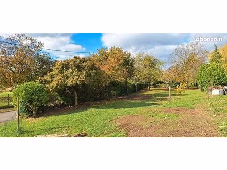 terrain 819 m² mercy le haut