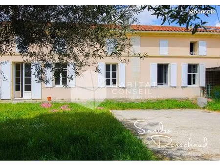 maison 8 pièces 216 m²