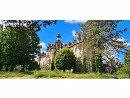 chateau 4000 m²