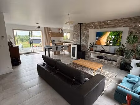 maison récente de plain-pied – 110 m² – dpe a – grand terrain partiellement constructible 
