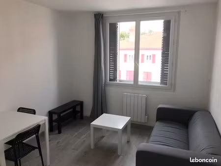 loue t2 meublé 25m2 proche métro et fac de médecine