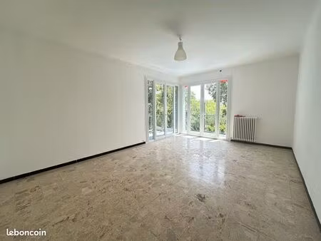 t3 quartier axium garage balcon