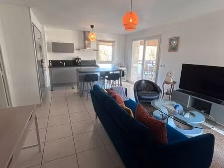 t3 centre chassieu - garage double - balcon