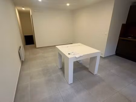 t2 rénové de caractère – 40 m² – hyper-centre gardanne – produit rare
