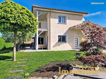 villa 5 pièces 125 m²