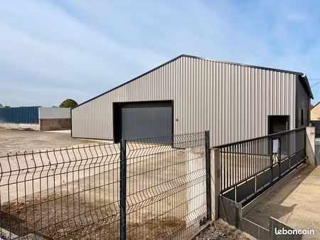 entrepôt 350 m² + terrain clôturé 1200 m²