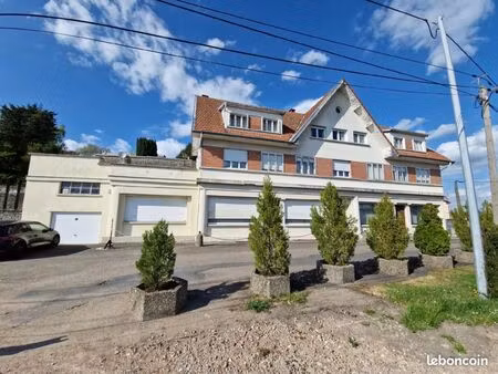 immeuble 25 pièces 662 m²