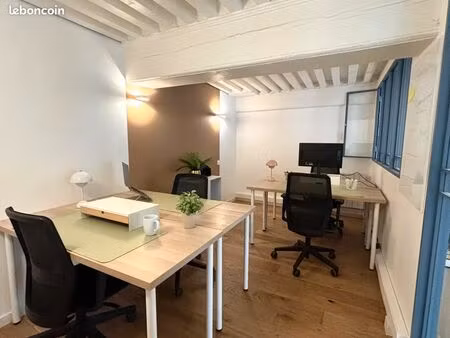 bureau partagé haut de gamme – 230 /mois cc – presqu'île lyon 2 – disponible immédiatement