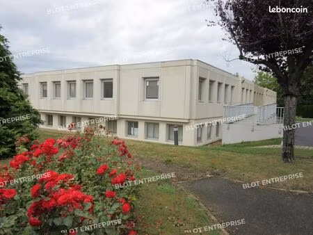 bureaux 446 m²
