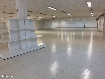 local commercial 950m2